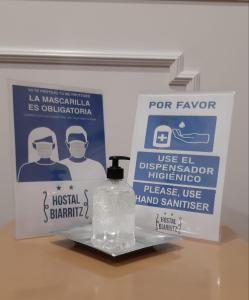 Πιστοποιητικό, βραβείο, πινακίδα ή έγγραφο που προβάλλεται στο Hostal Biarritz +19 φωτογραφίες