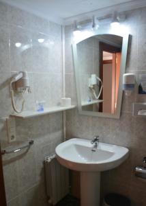 Koupelna v ubytování Hotel L'Escala