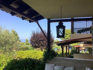 Zahrada ubytování Amazing Villa with views sea in Paliouri