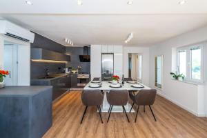 Kuchnia lub aneks kuchenny w obiekcie Apartment Marul
