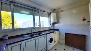 Kuchyň nebo kuchyňský kout v ubytování Apartamento Ducal con vistas al mar F5- 2