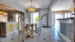 Kuchyň nebo kuchyňský kout v ubytování Apartamento Ducal con vistas al mar F5- 2