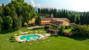 The swimming pool at or close to Villa Cordevigo