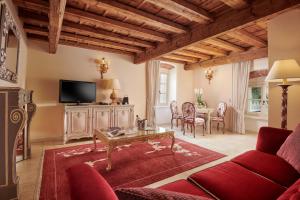 A television and/or entertainment centre at Villa Cordevigo