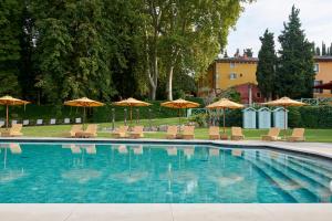 The swimming pool at or close to Villa Cordevigo