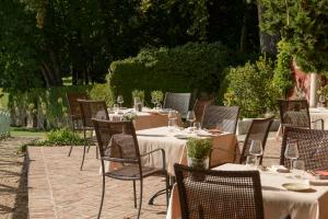 A garden outside Villa Cordevigo