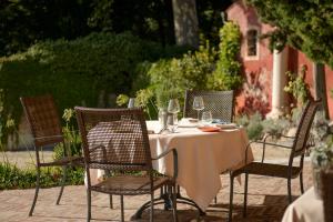 A garden outside Villa Cordevigo