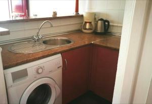A kitchen or kitchenette at Urb Tortuga 1 Adults Recommended