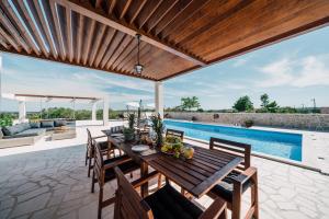 Bazén v ubytování Villa Olivetum nebo v jeho okolí