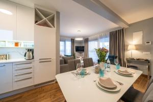 Kuchyňa alebo kuchynka v ubytovaní Villa Olivetum
