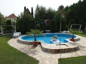 Foto de la galería de Holiday home in Balatonmariafürdo 19326 en Balatonmáriafürdő