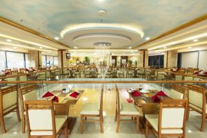 Veitingastaður eða matsölustaður á Serene Beach Hotel Danang