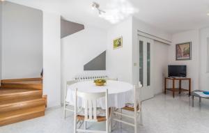 TV a/nebo společenská místnost v ubytování Holiday house Desy Tar