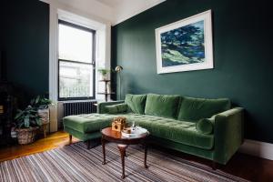 A seating area at Tom Blake House