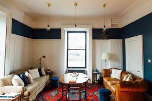A seating area at Tom Blake House