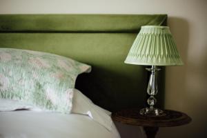 A bed or beds in a room at Tom Blake House