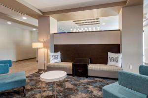 Posezení v ubytování Sleep Inn Durango