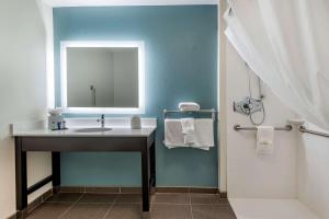 Koupelna v ubytování Sleep Inn Durango