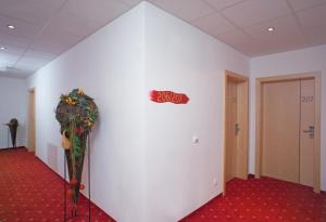 Zdjęcie z galerii obiektu Hotel Restaurant Wallner I contactless check-in w mieście St. Valentin