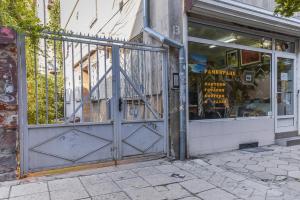 The building in which Az apartmant is located