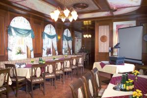 Restauracja lub miejsce do jedzenia w obiekcie Hotel Restaurant Wallner I contactless check-in