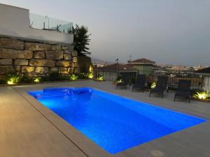 Bazén v ubytovaní Luxury Villa for 12 people alebo v jeho blízkosti