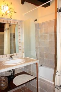 A bathroom at Casa Bestregui
