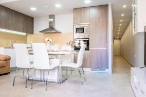 Kuchyňa alebo kuchynka v ubytovaní NEW 2020 Residencial Aqua Beach -Apartment Torrevieja Center