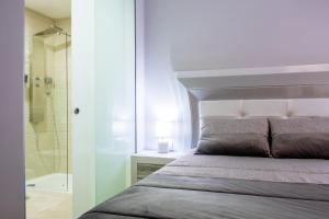 Posteľ alebo postele v izbe v ubytovaní NEW 2020 Residencial Aqua Beach -Apartment Torrevieja Center