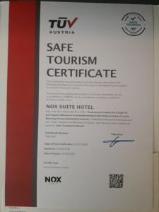 znak dla hotelu centrum turystyki powietrznej w obiekcie Nox Suite w mieście Antalya