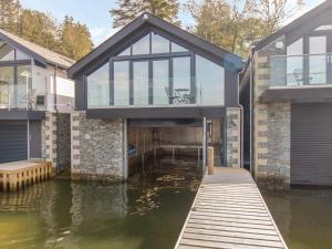 Gallery image of Boathouse on the Lake in Windermere