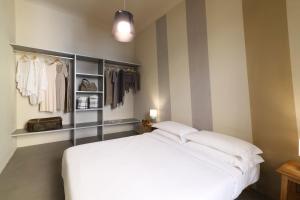 Кровать или кровати в номере Contempora Apartments - Saffi 12