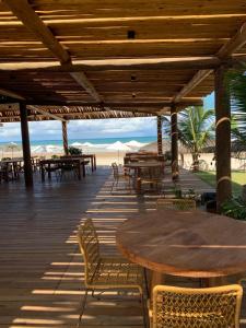 Um restaurante ou outro lugar para comer em Resort Tororomba