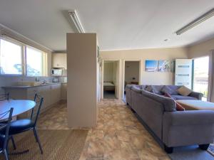 Gallery image of Denhams Beach Cottage in Sunshine Bay