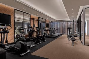 Fitness centrum a/nebo fitness zařízení v ubytování Four Points by Sheraton Phuket Patong Beach Resort