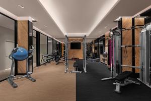 Fitness centrum a/nebo fitness zařízení v ubytování Four Points by Sheraton Phuket Patong Beach Resort