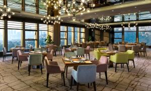 Restoranas ar kita vieta pavalgyti apgyvendinimo įstaigoje Crowne Plaza Chongqing New North Zone, an IHG Hotel