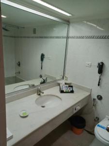 Koupelna v ubytování SRM Hotel Trichy