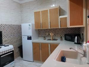 Cucina o angolo cottura di Al Shadi Apartments
