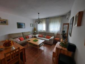Χώρος καθιστικού στο Benataehouse