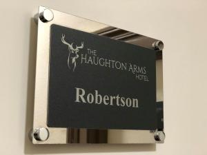 Certifikát, hodnocení, plakát nebo jiný dokument vystavený v ubytování Haughton Arms Hotel