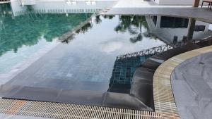 Bazén v ubytování Ruenpruksa Resort nebo v jeho okolí