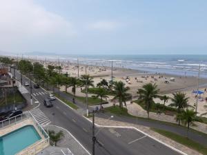 a view of the beach from the apartment at Apartamento Praia Grande in Praia Grande