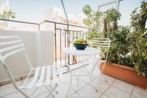 Ein Balkon oder eine Terrasse in der Unterkunft Athens Studios