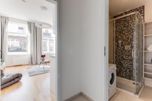 Koupelna v ubytování Fully equipped, luxury apt in downtown