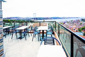 Balkón nebo terasa v ubytování Class Hotel Bosphorus With Jacuzzi