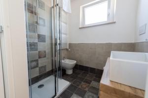 A bathroom at Le Due Torri