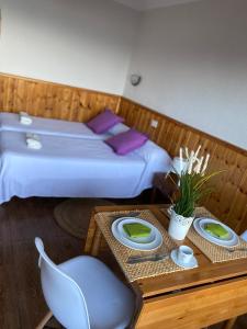 Posteľ alebo postele v izbe v ubytovaní Sunset Marina Puerto