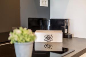 Hvar de luxe apartments 1的咖啡和沏茶工具