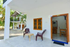 Patio o area all'aperto di Andarawewa Nature Resort